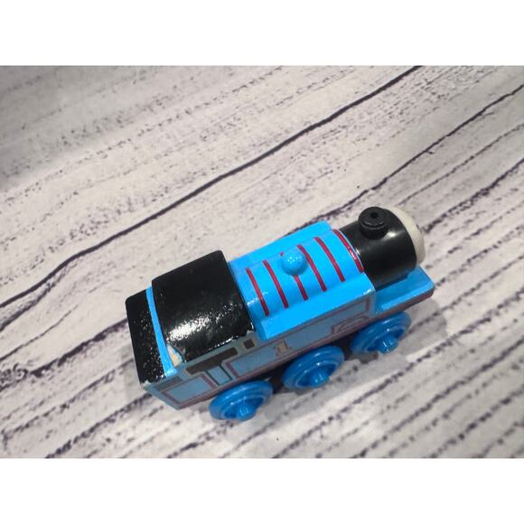 Vintage Thomas & Friends Wooden Railway Thomas - Picture 3 of 4